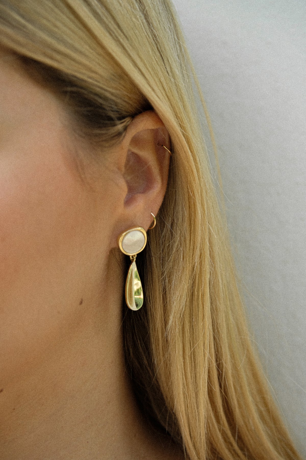 Leonora Pearl Earrings