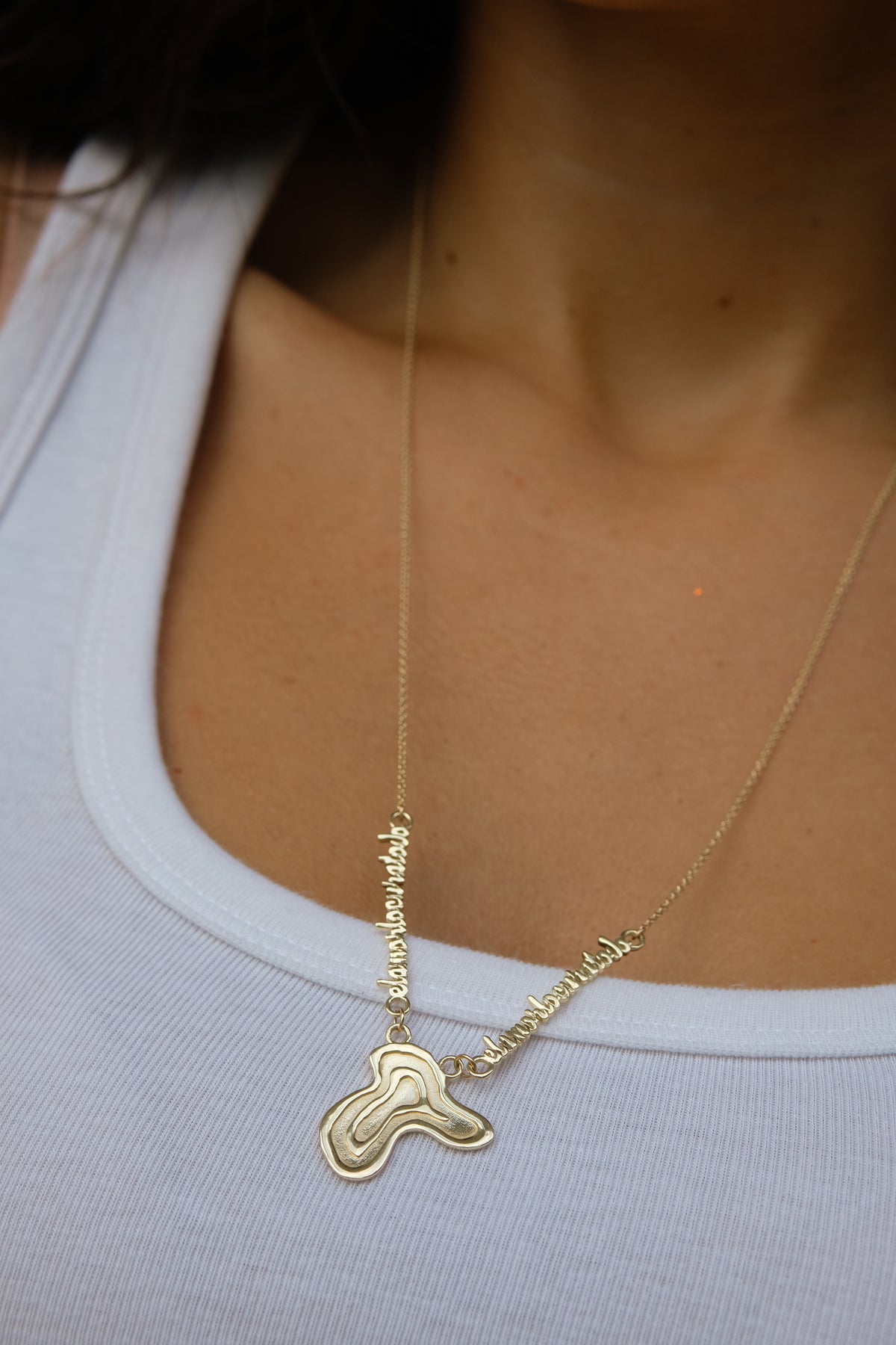 El Amor Lo Cura Todo Necklace